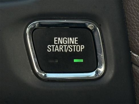 Used 2023 GMC Acadia SLE w/ Driver Convenience Package image 20