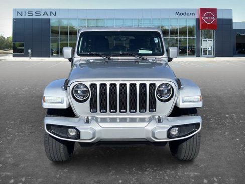Used 2022 Jeep Wrangler Unlimited Sahara AWD/4WD image 2