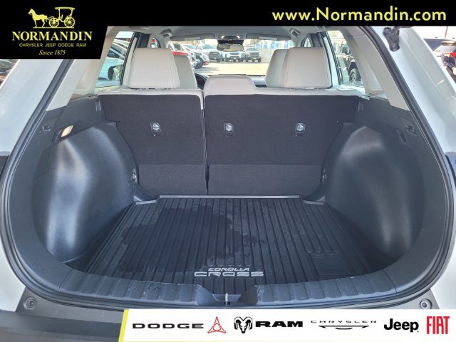 Used 2024 Toyota Corolla Cross L FWD image 19