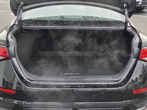 Used 2025 Nissan Sentra SR w/ SR Premium Package image 23