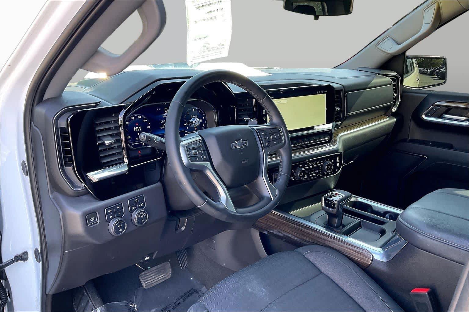 Used 2024 Chevrolet Silverado 1500 LT Trail Boss w/ Protection Package AWD/4WD image 14
