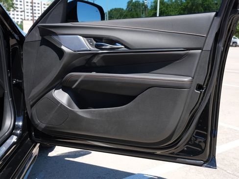 Certified 2026 Cadillac CT4 V RWD image 28