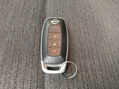 Used 2023 Nissan Rogue SV FWD image 32