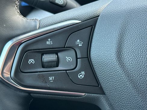 Certified 2025 Chevrolet Trax LT w/ LT Convenience Package image 26