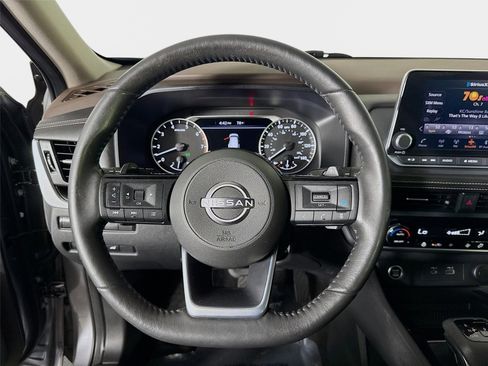 Certified 2023 Nissan Rogue SV w/ SV Premium B Package FWD image 12