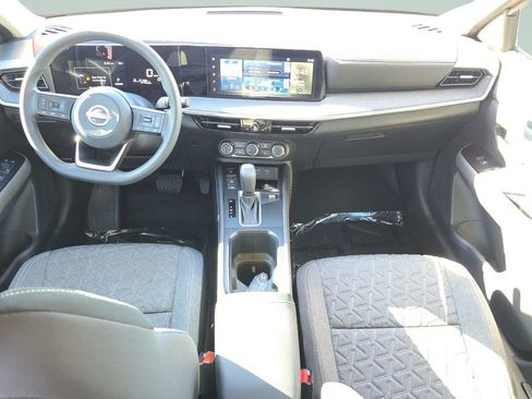 Used 2025 Nissan Kicks SV image 22