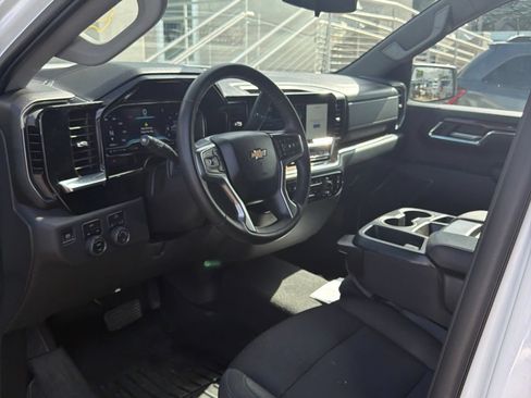 Used 2023 Chevrolet Silverado 1500 LT AWD/4WD image 10