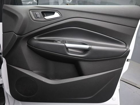 Used 2019 Ford Escape SE image 29