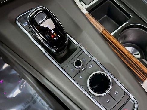 Used 2023 Cadillac Escalade Premium Luxury image 19