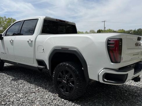 Used 2024 GMC Sierra 2500 AT4 w/ AT4 Preferred Package image 5