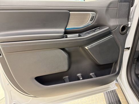 Certified 2025 Ford Expedition Platinum AWD/4WD image 13