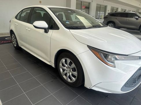 Used 2020 Toyota Corolla LE FWD image 5