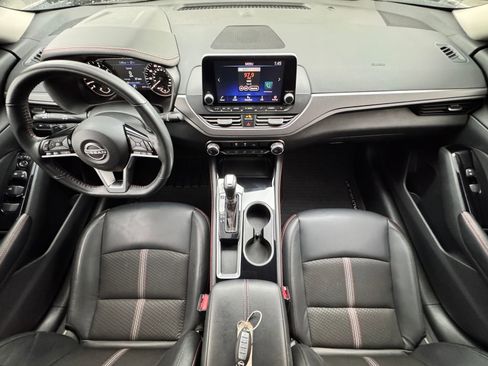 Used 2024 Nissan Altima 2.5 SR image 2