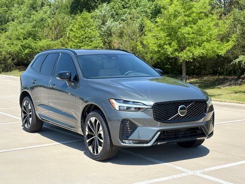 New 2026 Volvo XC60 B5 Plus w/ Protection Package Premier AWD/4WD image 3