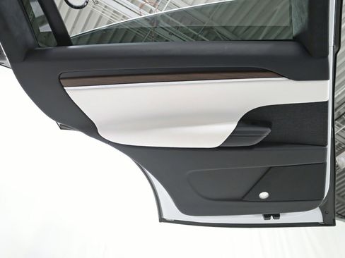 Used 2023 Tesla Model X image 35