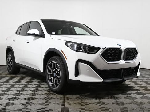 New 2026 BMW X2 xDrive28i w/ Technology Package AWD/4WD image 9