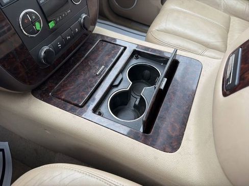 Used 2009 GMC Yukon XL Denali image 32