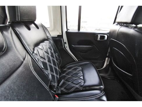 Used 2018 Jeep Wrangler Unlimited Sport S AWD/4WD image 12