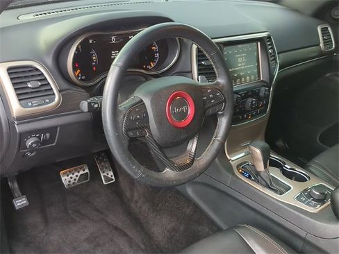 Used 2016 Jeep Grand Cherokee Limited image 2