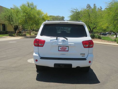 Used 2016 Toyota Sequoia SR5 AWD/4WD image 12