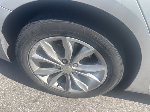 Used 2022 Chevrolet Malibu LT image 9