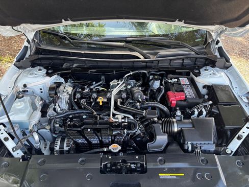 Used 2025 Nissan Altima 2.5 SV FWD image 33