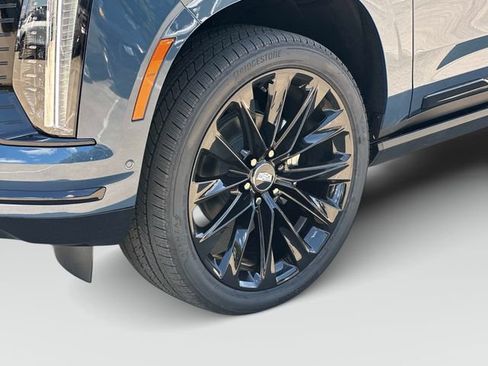 New 2026 Cadillac Escalade Platinum Sport w/ LPO, ONYX Package AWD/4WD image 17