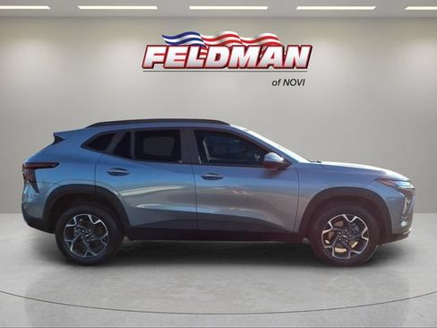 Used 2025 Chevrolet Trax LT w/ Driver Confidence Package FWD image 7