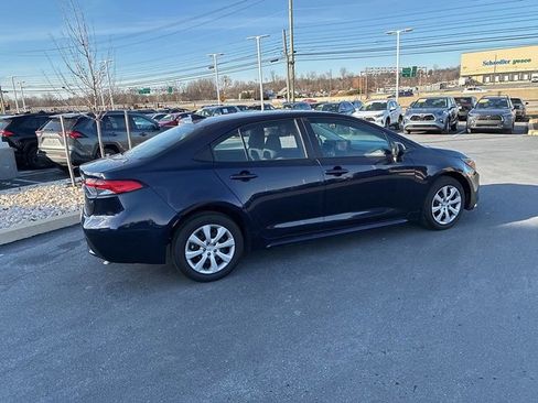 Used 2022 Toyota Corolla LE image 6