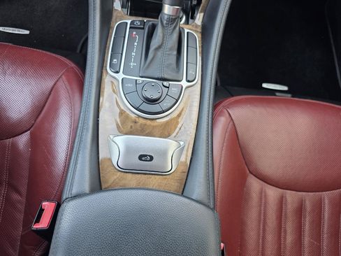 Used 2011 Mercedes-Benz SL 550 w/ Premium I Pkg image 32