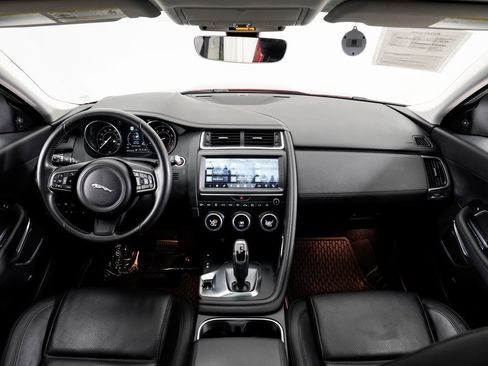 Used 2018 Jaguar E-PACE S image 19