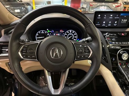 Used 2024 Acura RDX SH-AWD image 16