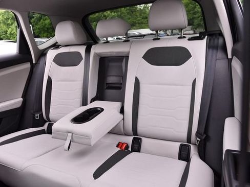 New 2026 Volkswagen Taos SE AWD/4WD image 23