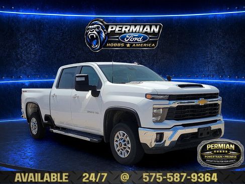 Used 2025 Chevrolet Silverado 2500 LT w/ Convenience Package AWD/4WD image 6