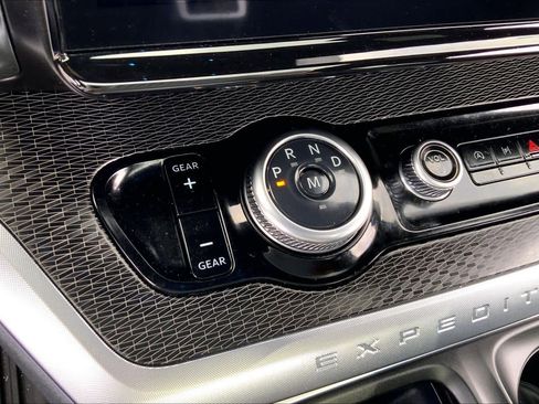 Certified 2025 Ford Expedition Platinum w/ Stealth Appearance Package image 31