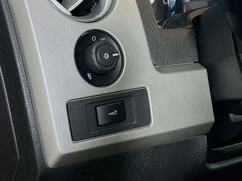 Used 2014 Ford F150 Lariat w/ Equipment Group 502A Luxury AWD/4WD image 16