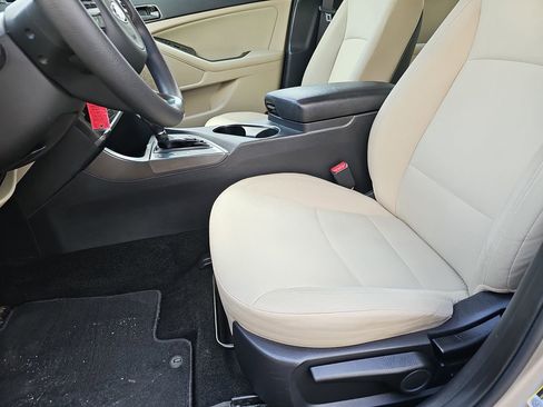 Used 2015 Kia Optima LX image 18