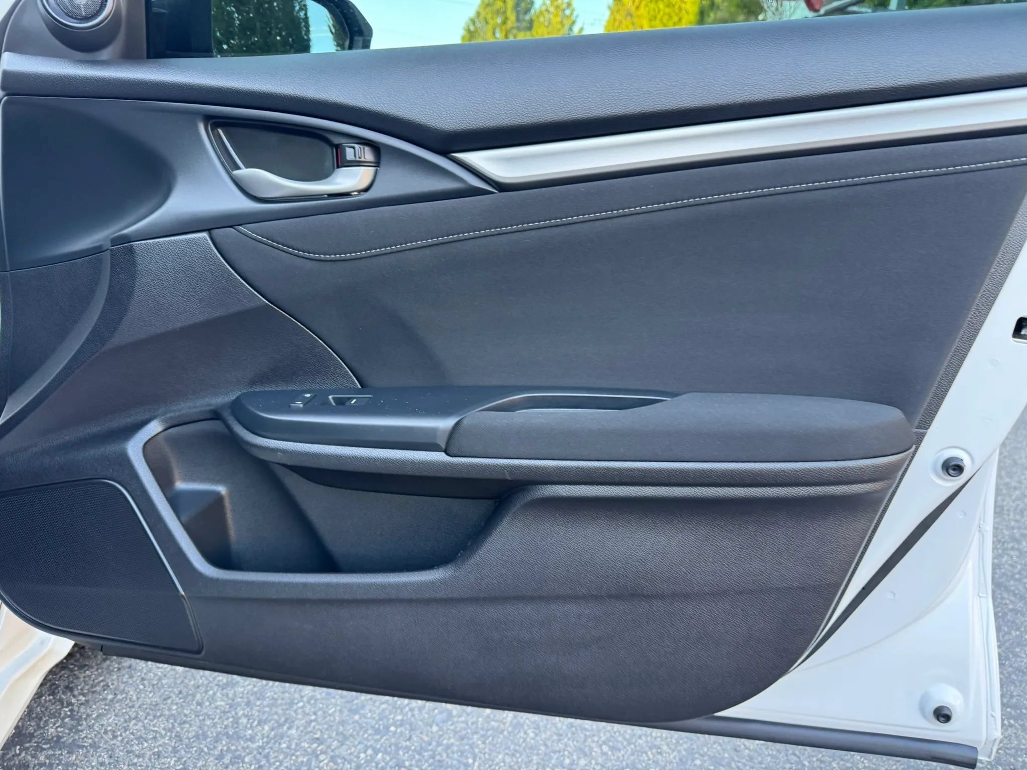 Used 2020 Honda Civic EX image 40