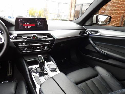 Used 2019 BMW 530i xDrive w/ M Sport Package image 16