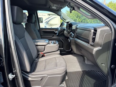 Used 2023 Chevrolet Silverado 1500 LT AWD/4WD image 28