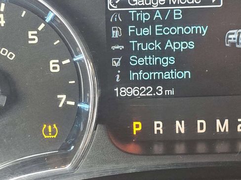 Used 2011 Ford F150 XLT w/ XLT Convenience Pkg image 9