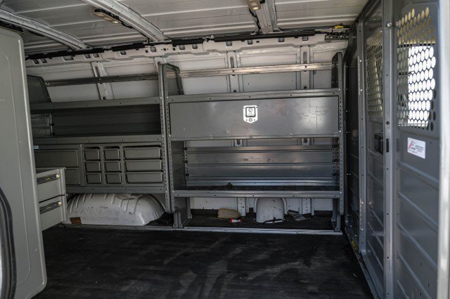 Used 2020 Chevrolet Express 3500 w/ Driver Convenience Package RWD image 26