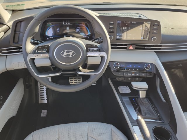 New 2026 Hyundai Elantra SEL Sport FWD image 6