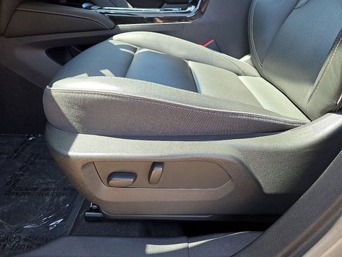 Used 2023 Buick Envision Essence AWD/4WD image 24