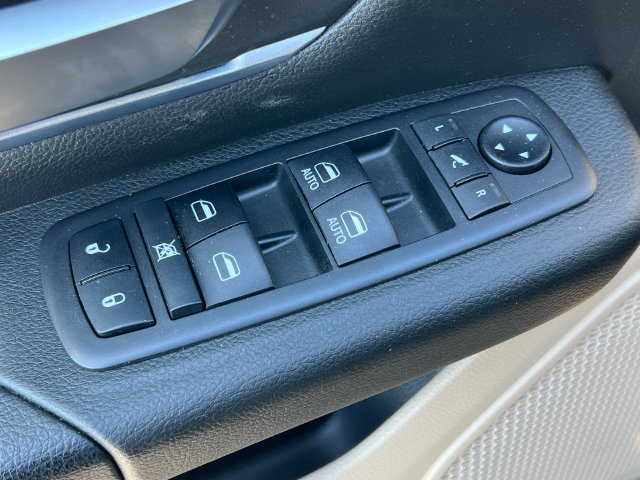 Used 2019 RAM 1500 Big Horn AWD/4WD image 18