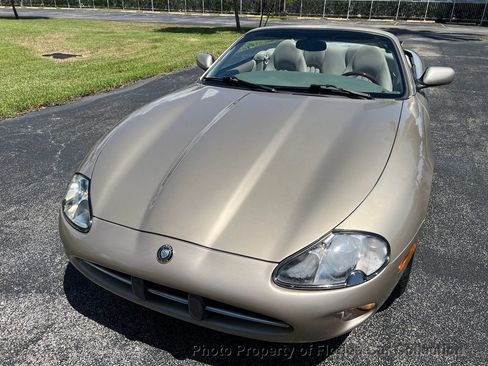 Used 1999 Jaguar XK8 Convertible image 16