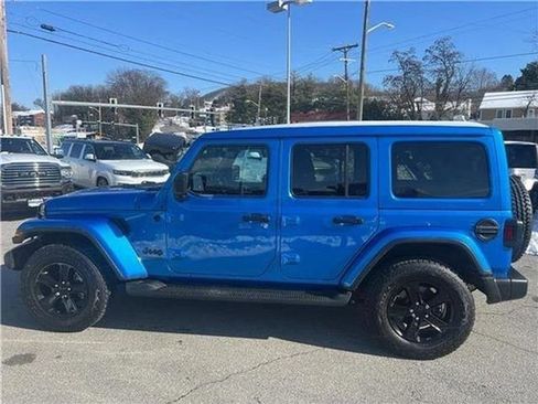 Used 2022 Jeep Wrangler Unlimited Sahara image 38