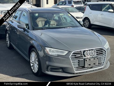 Used 2018 Audi A3 e-tron Premium Plus w/ Technology Package FWD image 1