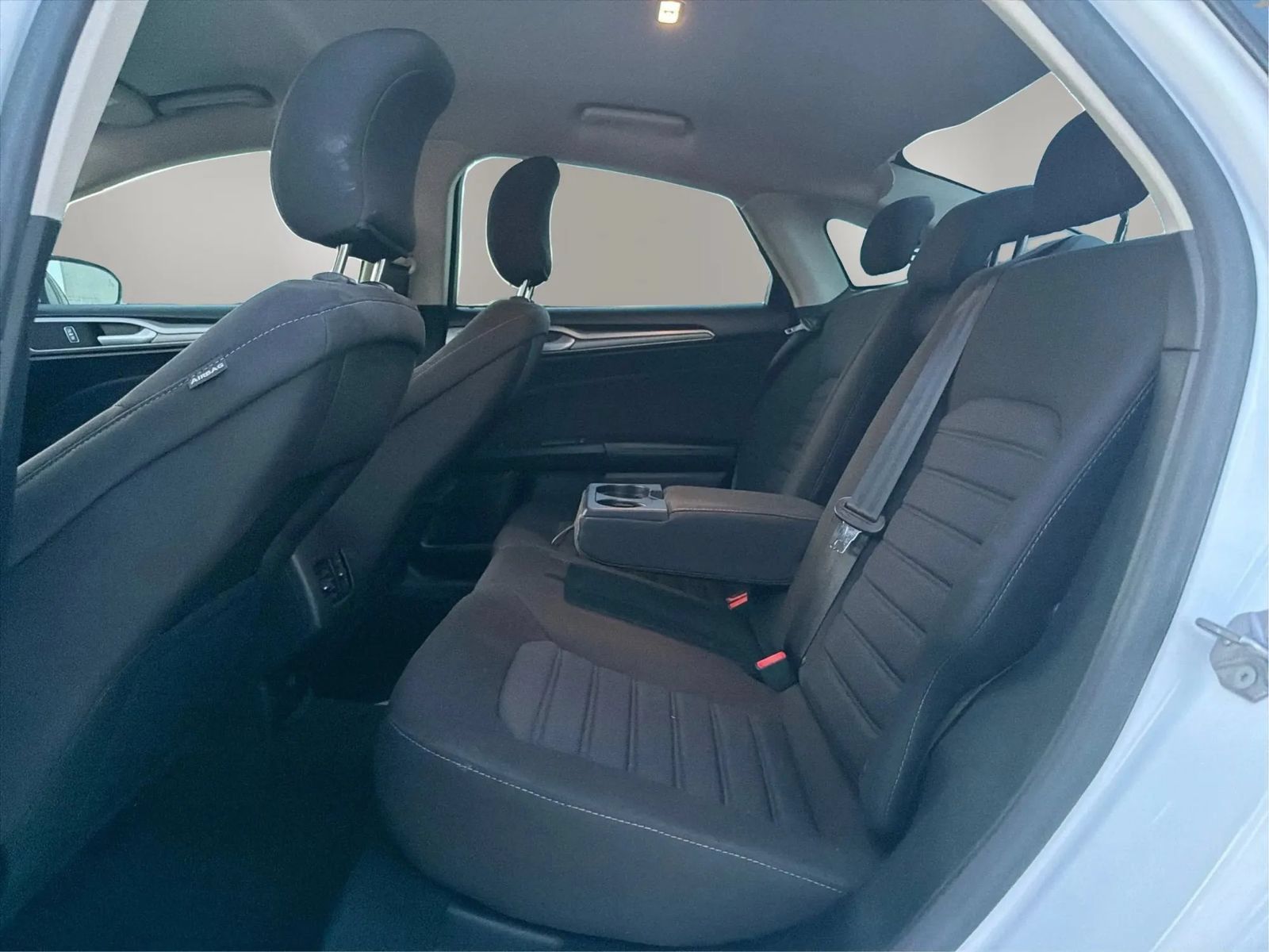Used 2019 Ford Fusion SE FWD image 13