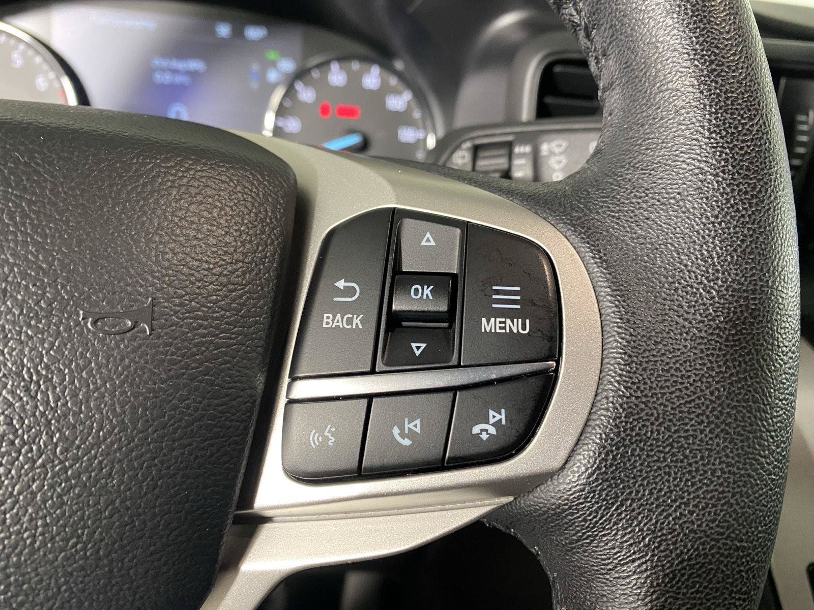 Used 2024 Ford Explorer XLT AWD/4WD image 19
